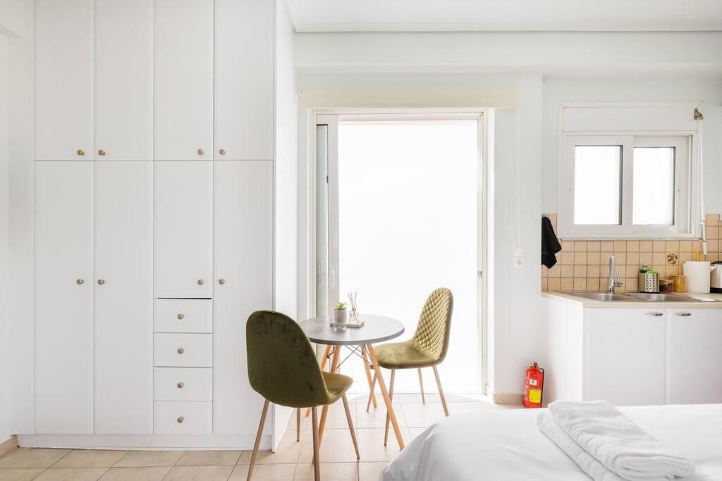 Adorable Sunny Studio With Private Balcony I Athen Eksteriør bilde